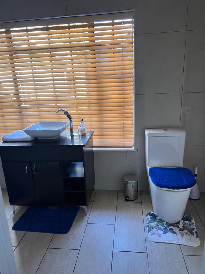 2 Op Terblanche Guesthouse Boksburg Exteriér fotografie