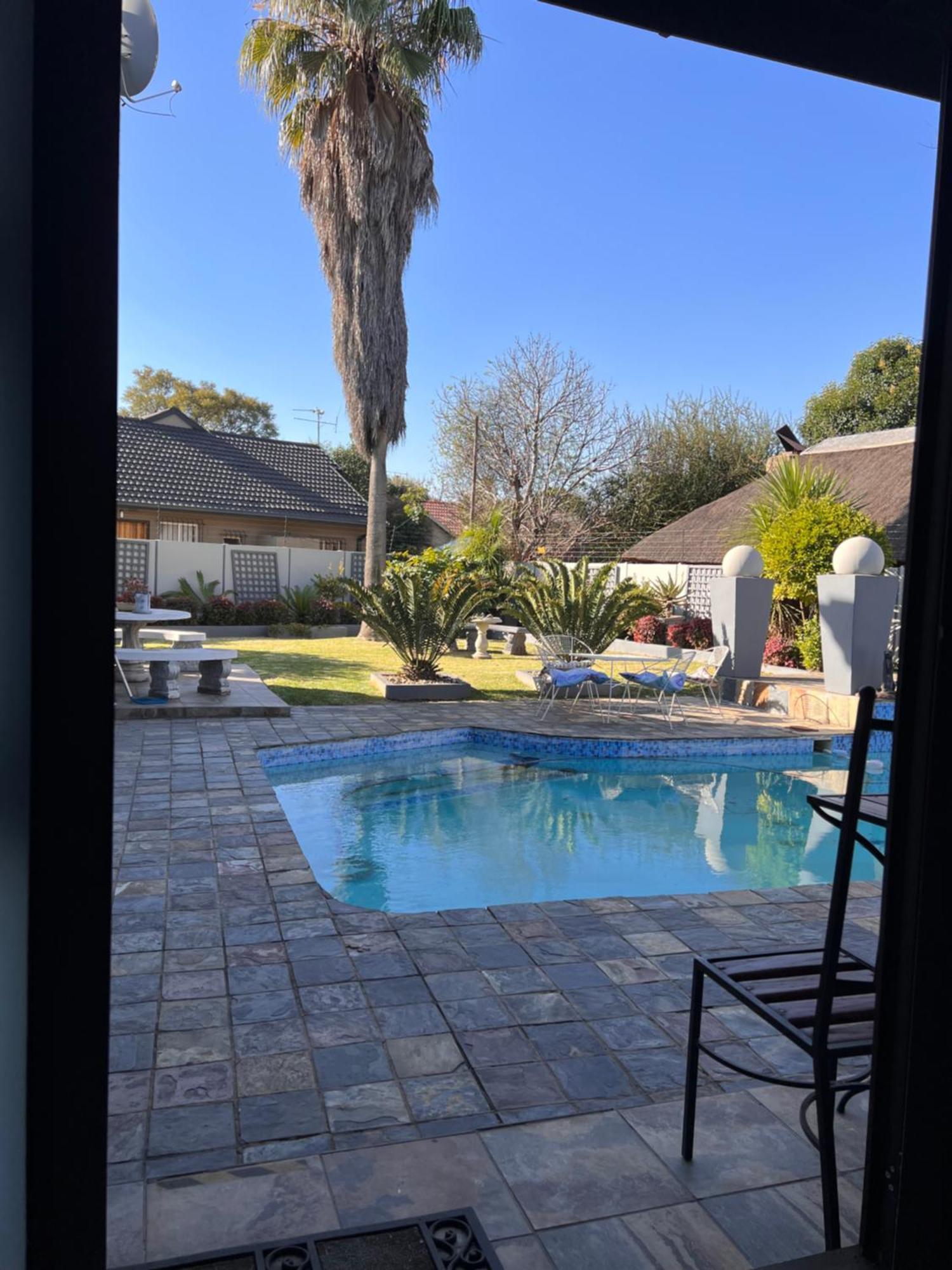 2 Op Terblanche Guesthouse Boksburg Exteriér fotografie