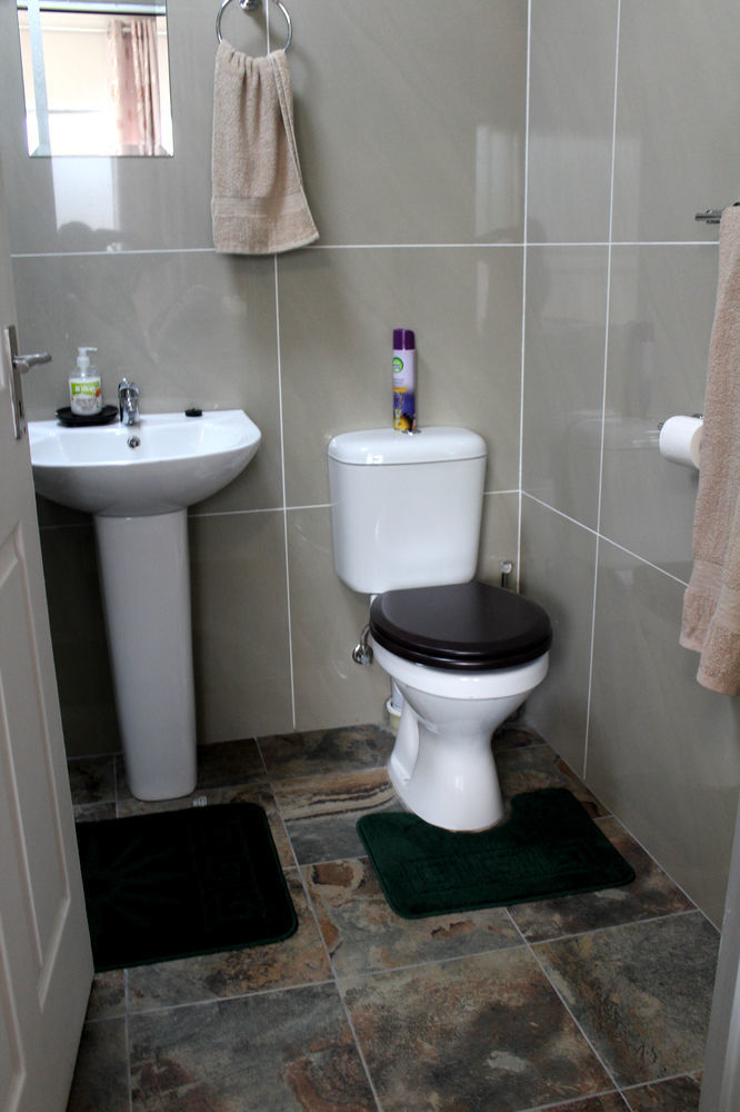 2 Op Terblanche Guesthouse Boksburg Exteriér fotografie